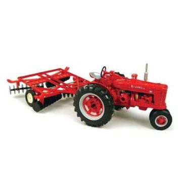 IH - Set - M NF, with  tandem disc harrow - 1/16