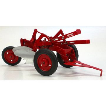 IH -  - Plow, 2 bottom, red rims. - 1/16