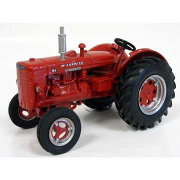 IH - W-4 - Standard Rubber tires 1990 Lafayette Show 12th ltd 1500 mdls - 1/16