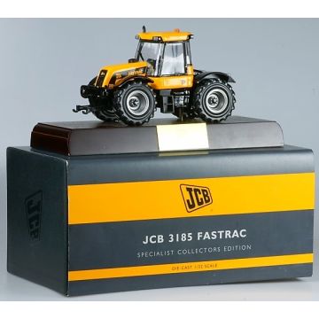 JCB - 3185 - Fastrac, singles, frt hitch, front wiper on plinth - 1/32