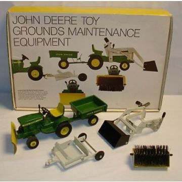 JD - 140 - Maintenance set, with loader, scraper, front blade, broom - 1/16