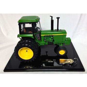 JD - 4430 - 2WD duals #1 Key Precision Series 2004 Sales Performance Award, display case - 1/16