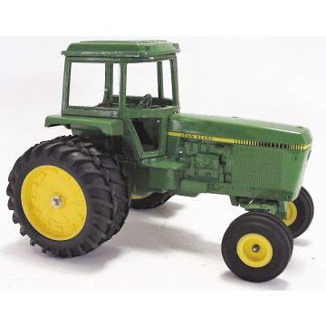 JD - 4440 - 2WD Duals Cab Strobe stripe no model numbers, green and yellow box - 1/16