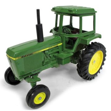 JD - 4440 - 2WD Singles Cab brown seat strobe stripe no model numbers - 1/16