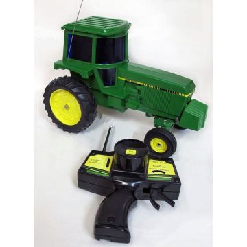 JD - 4440 - 2WD Cab strobe stripe no model #'s front weight radio control - 1/16