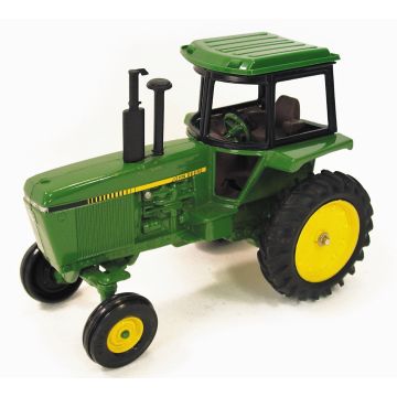 JD - 4450 - 2WD Duals Black Cab strobe stripe, light bar no model #'s - 1/16