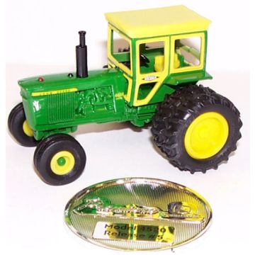 JD - 4520 - 2WD Hiniker 5 Premiere Series II - 1/64