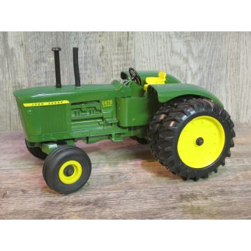 JD - 5020 - Duals open station 1991 National Farm Toy Museum - 1/16