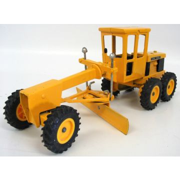JD - 570 - Grader, brown & yellow box - 1/25