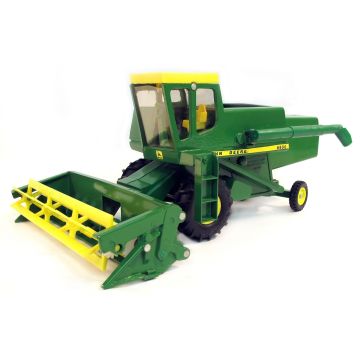 JD - 6600 - Combine, 6600, gear drive rear wheels have lugs - 1/24