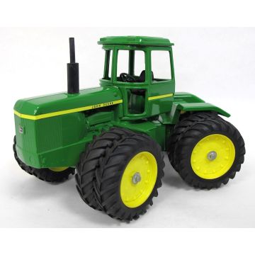 JD - 8630 - 4WD Duals Cab solid yellow stripe no model numbers - 1/16