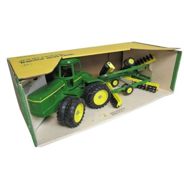 JD - Set - 8630 4WD Duals, 220 center fold disc yellow gang frame - 1/16