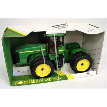 JD - 9300 - 4WD Duals wide tires - 1/16