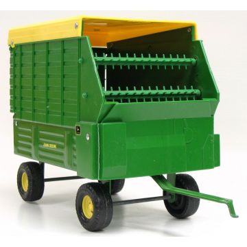 JD -  - Wagon, forage, plastic roof re-issued under different stock #'s - 1/16
