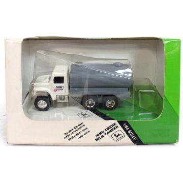 JD - Truck - Milk tanker, Dairy Co-op - 1/64