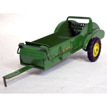 JD - K - Spreader, manure, K, metal rims and rubber tires - 1/16