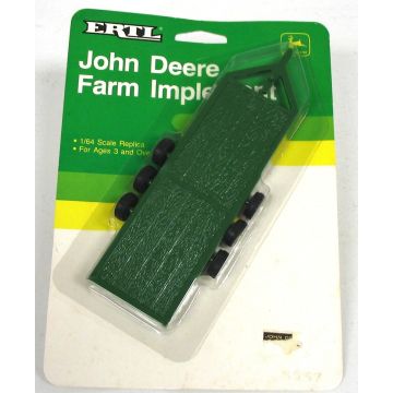 JD -  - Trailer Machinery triple axle has no sticker on deck - 1/64