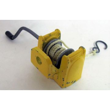 JD -  - Winch, yellow, attaches to crawler - 1/16
