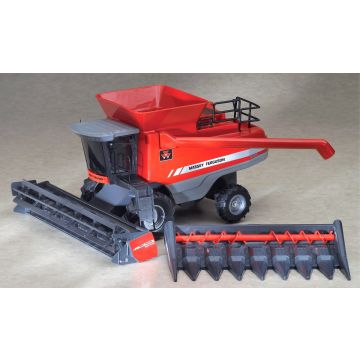MF - 9895 - Combine, 9895 2 heads 2006 Farm Progress Show - 1/24