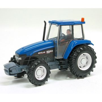 NH - 8560 - MFD Cab - 1/32