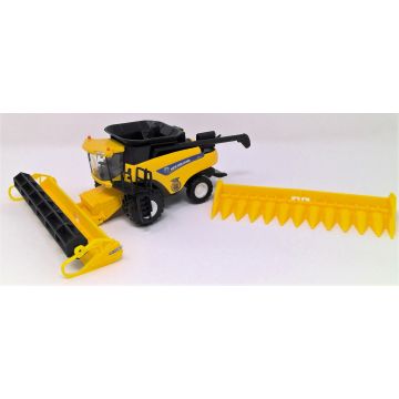 NH - CR8090 - Combine, 2 heads, 2014 National FFA - 1/64