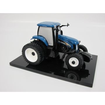 NH - TG255 - MFD Duals Cab 3 PT quick hitch plastic base Collector Edition - 1/32