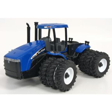 NH - TJ450 - 4WD Triples 2005 Farm Progress Show - 1/32