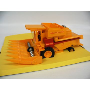 NH - TR85 - Combine, TR85, corn head - 1/32