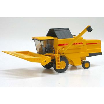 NH - TX34 - Combine, TX34, corn head only - 1/42