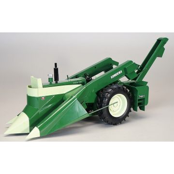 Oliver - 1600 - Tractor, 2 row mounted corn picker, 2019 Wisconsin Farm Tech. Days - 1/16