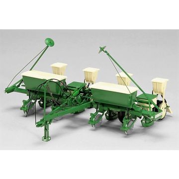 Oliver - 540 - Planter, 540 4 row with fertilizer, pesticide & seed - 1/16