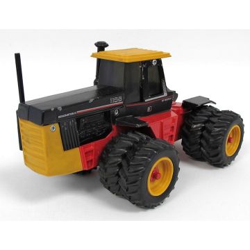 Versatile - 1156 - 4WD Duals no planetaries, gold ribbed cab top, red axle - 1/32