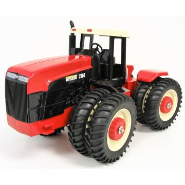 Versatile - 2360 - 4WD, white duals, red planetaries - 1/16