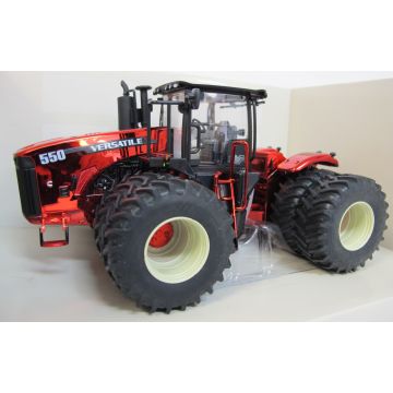 Versatile - 550 - 4WD Duals Introductory - 1/32