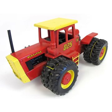 Versatile - 825 - 4WD Duals plastic tires, large planetary, red axle, Collector Ed - 1/16