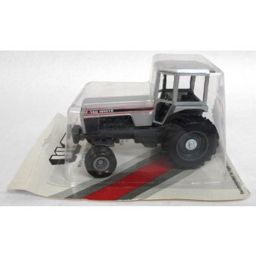 White - 160 - 2WD, rear singles - 1/32