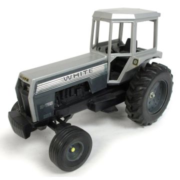 White - 2-135 - 2WD Cab no muffler, silver stripe - 1/16