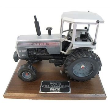 White - 2-135 - 2WD Cab silver stripe on wood plaque for White dealers - 1/16