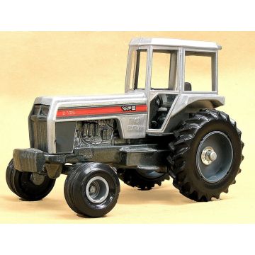 White - 2-135 - 2WD, rear singles, WFE red stripe, First Edition - 1/32