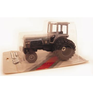 White - 2-155 - 2WD, rear duals, silver stripe 10th Anniversary - 1/32