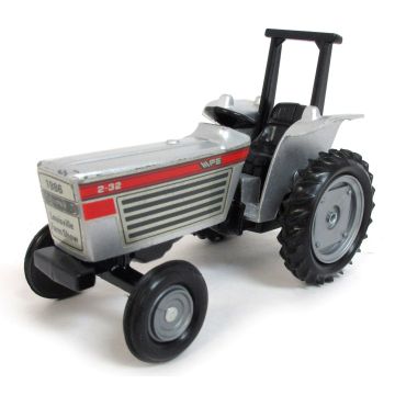 White - 2-32 - 2WD 2 post 1986 Louisville Farm Show - 1/25